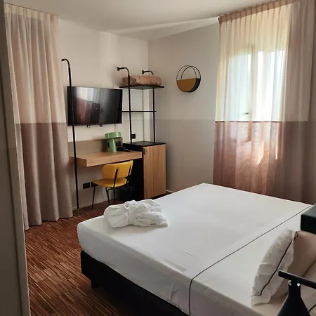 Hotel Bleis Bolonia